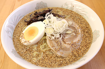 ごはん_121_源さん_01ラーメン_s